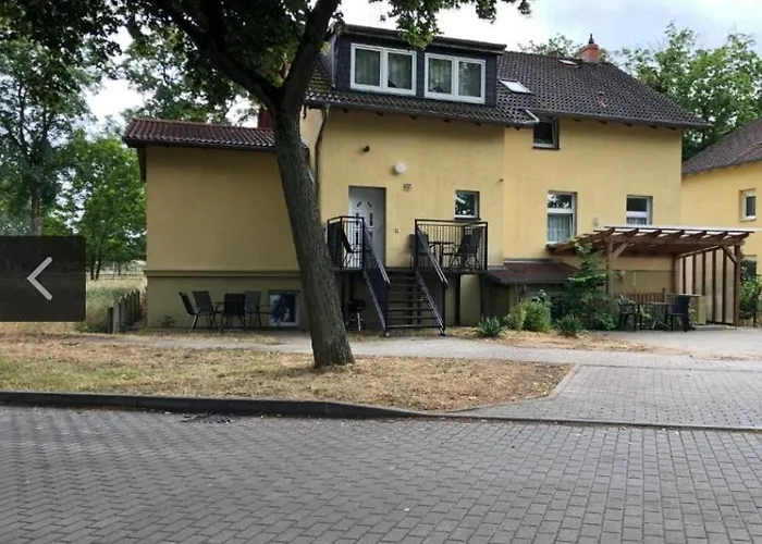 Nahe Berlin Fuer Bis Zu 8 Monteure Mittenwalde